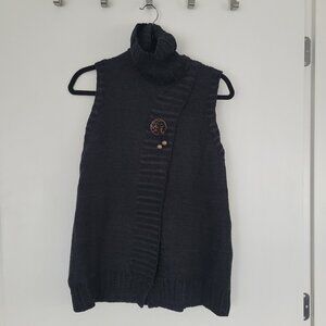 Black knit tunic